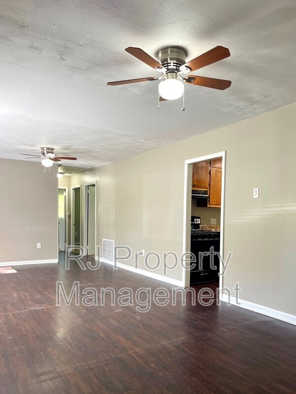 Building Photo - 864 Carrolton Rd