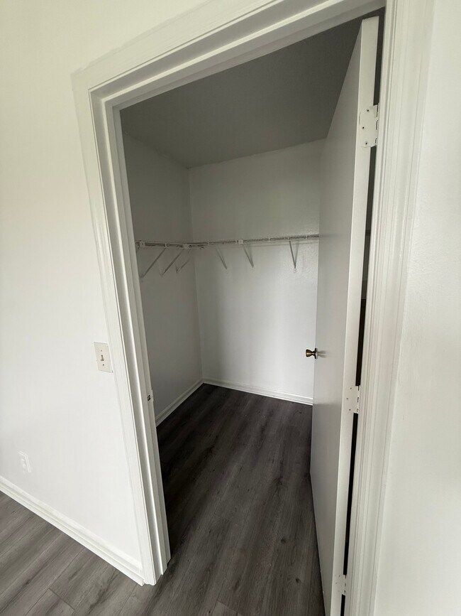 Building Photo - 13565 Eagle Ridge Dr