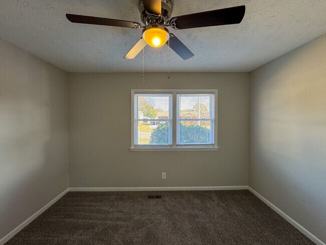 Building Photo - Cute 3 Bed 2 Bath Home in Fayetteville