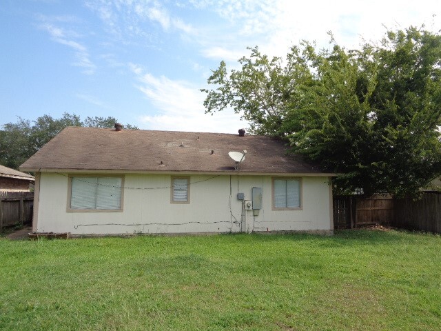 Building Photo - 17907 Glenmorris Dr