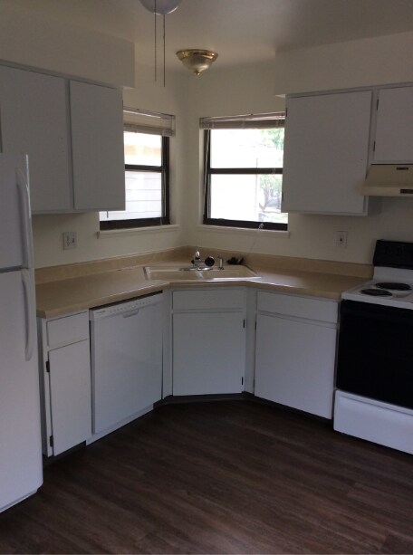 Building Photo - 942 Wakerobin Ln