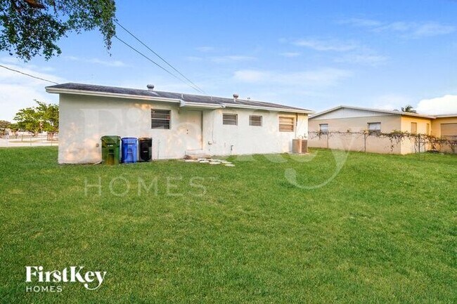 Building Photo - 2121 NW 28th Terrace