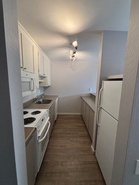 Building Photo - 1 Kelton Ct