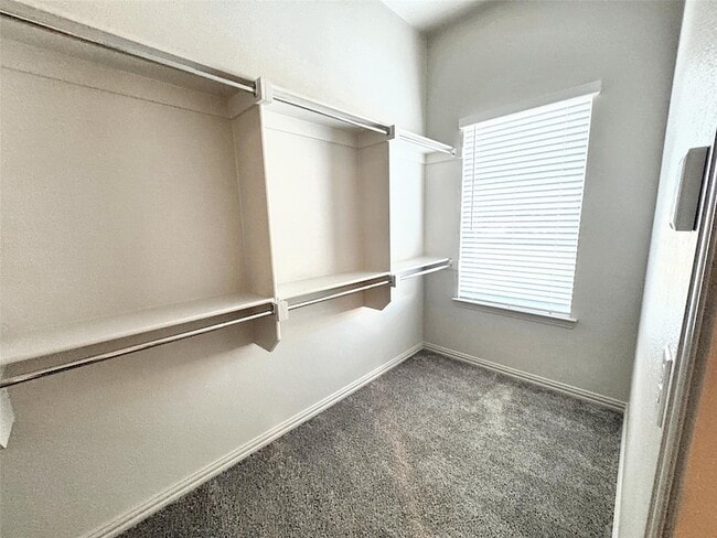 Building Photo - 4517 Bishop St