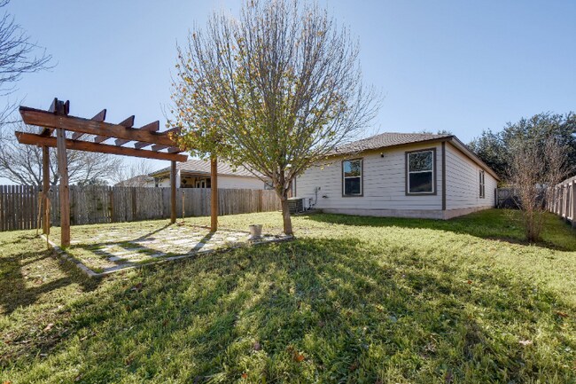 Building Photo - 230 Beech Dr