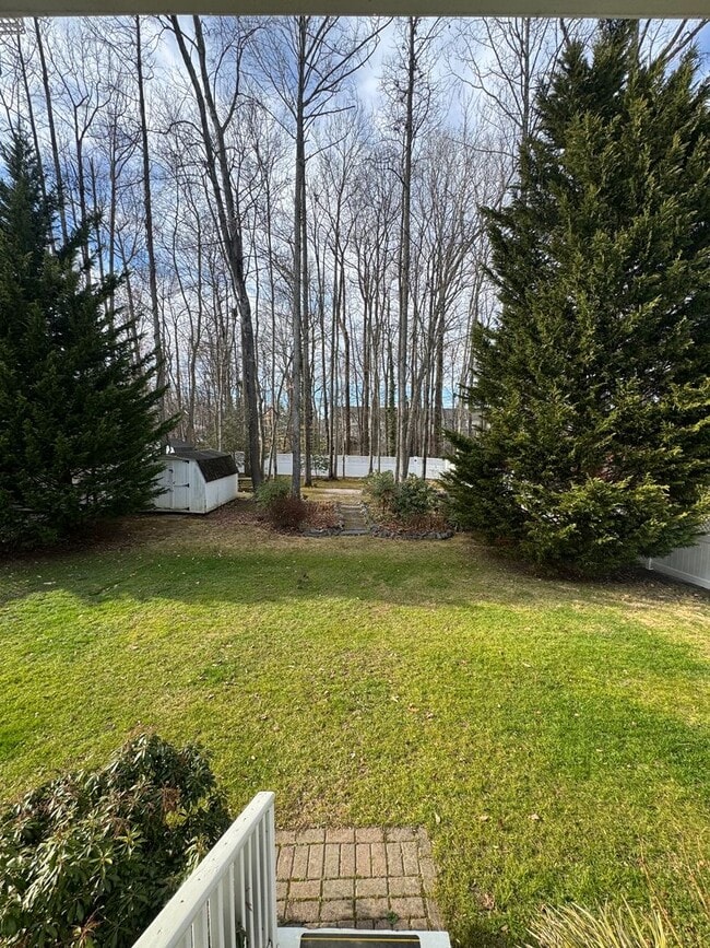 Building Photo - BEAUTIFUL Single Family Home in Abingdon! 4 Bedrooms | 2 Full Baths | 2 Half Baths | Approx. 2,66...