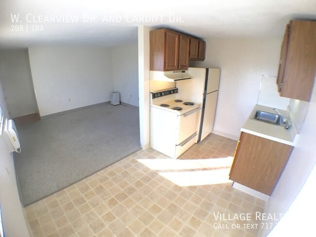 Building Photo - 81 W Clearview Dr
