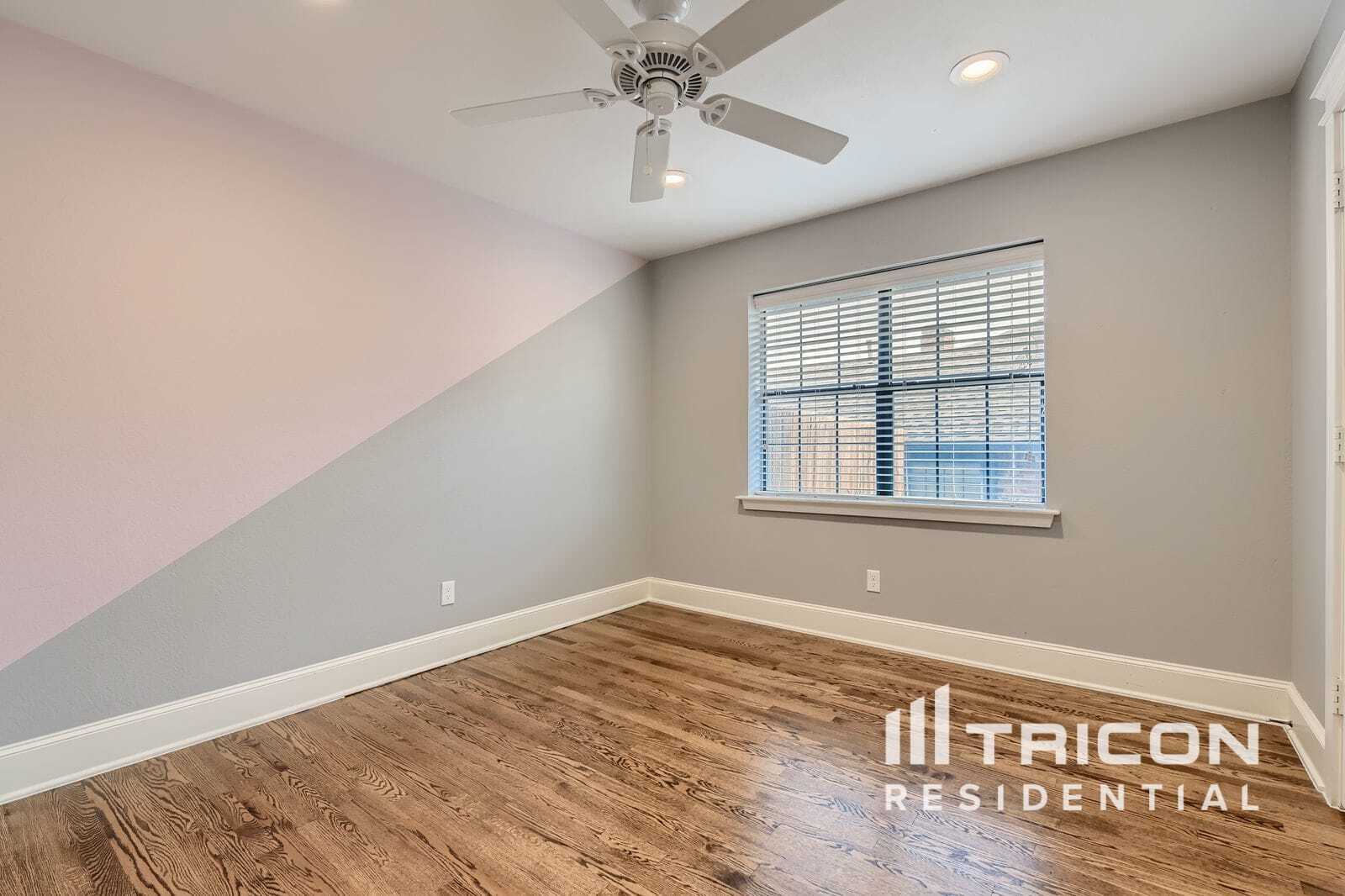 Building Photo - 207 Tanglewood Dr