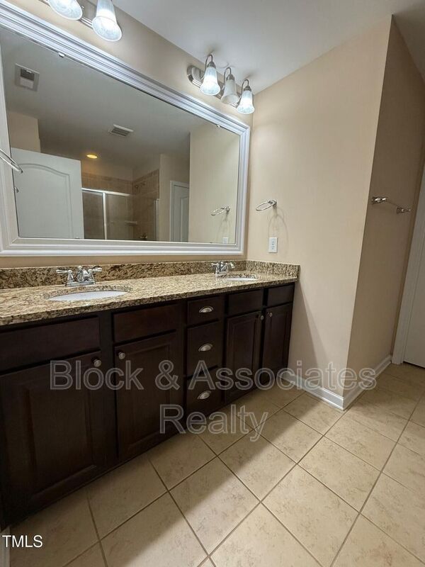 Building Photo - 545 Old Mill Village Dr