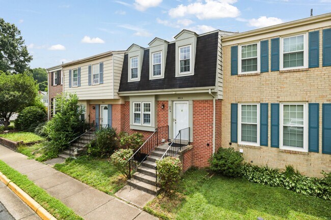 Building Photo - 9913 Longford Ct