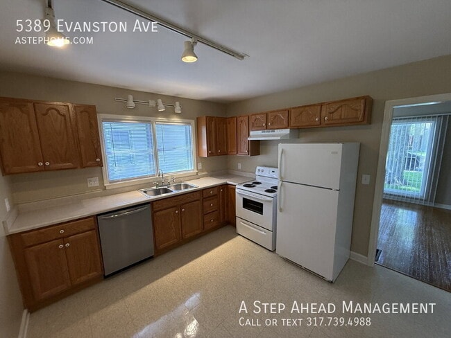 Building Photo - 5389 Evanston Ave