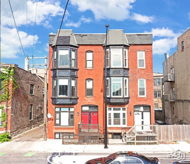 Building Photo - 115 S Paulina St