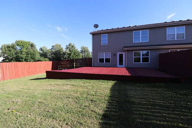 Building Photo - 2507 Sumac Dr