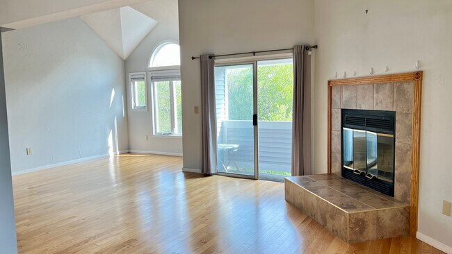 Building Photo - 114 Burkhall St