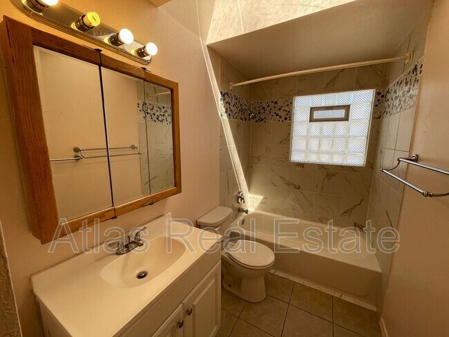 Building Photo - 4435 S Anjelina Cir