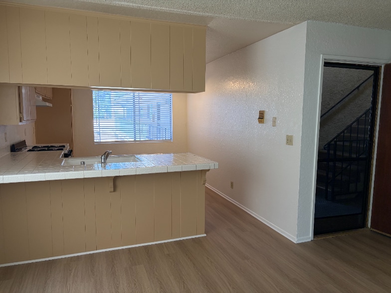 Building Photo - 4040 W 130th St