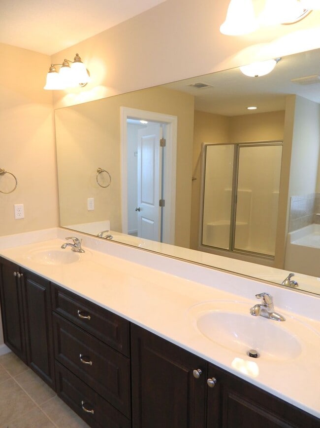 Building Photo - 835 Williford Run Dr