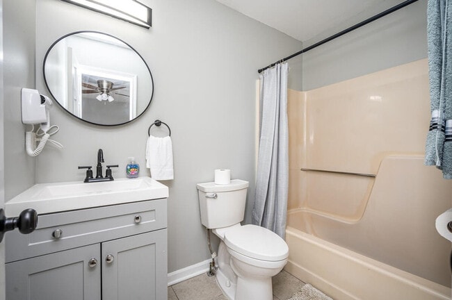 Building Photo - 1283 Sweet Pine Dr