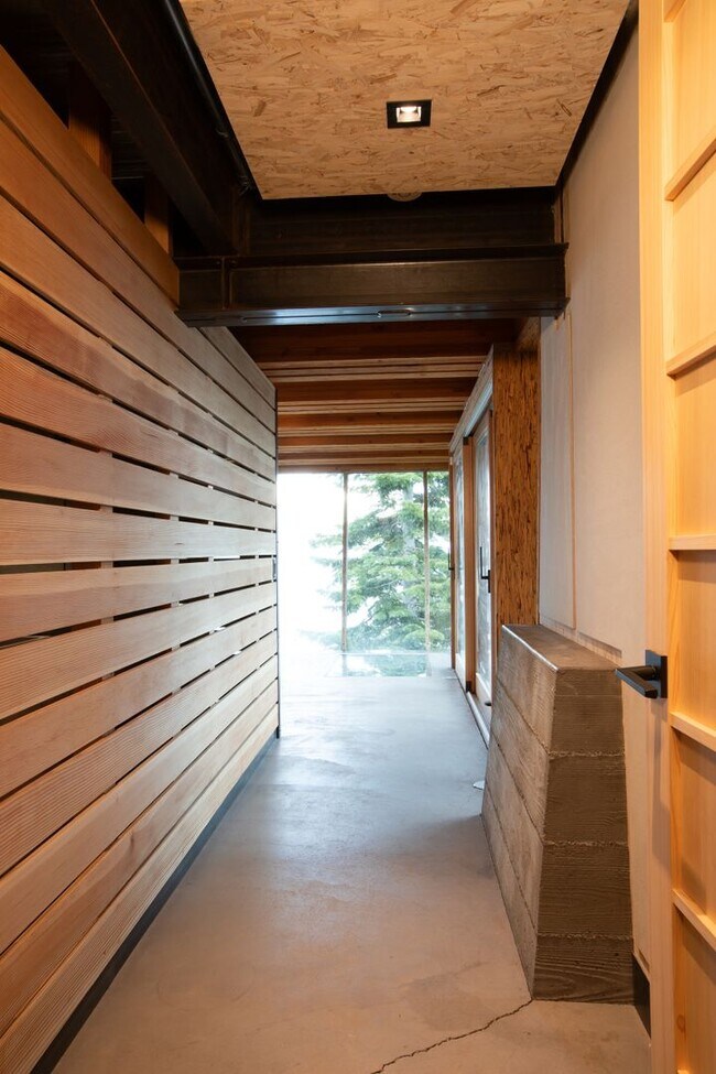 Building Photo - Architectural gem