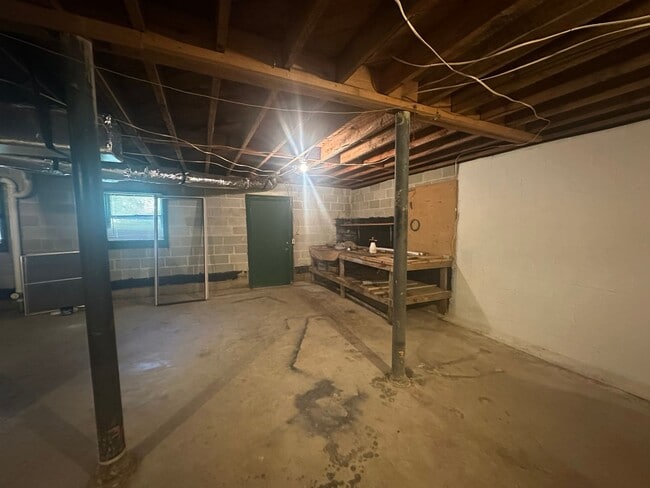 Building Photo - Charming 3-Bedroom, 2-Bath Home in Peacefu...