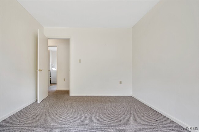 Building Photo - 433 Linwood Ave