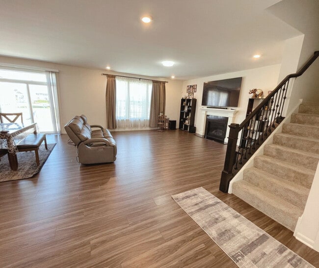 Building Photo - 1835 Coralito Ln