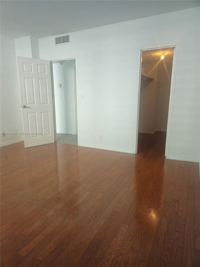 Building Photo - 3801 S Ocean Dr