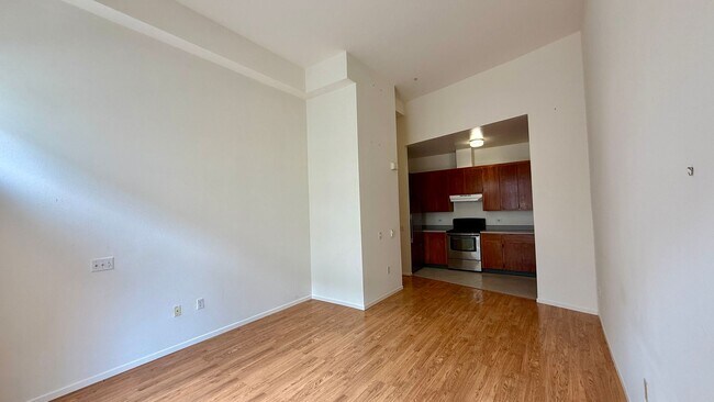 Building Photo - Urban Oasis on Valencia St – 2BR/1BA with ...