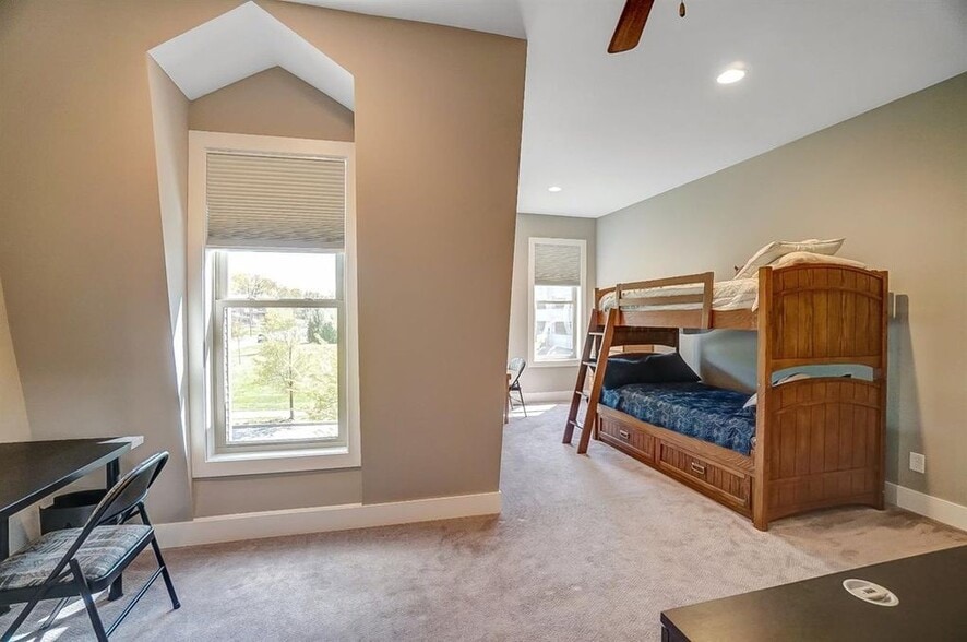 Building Photo - 440 Northern Ave