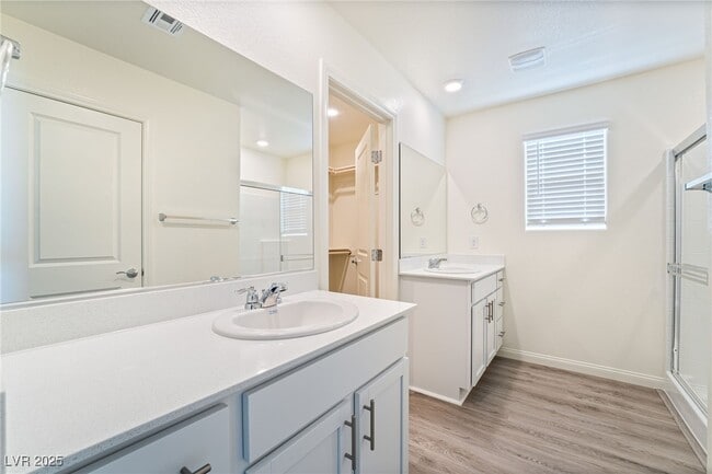 Building Photo - 3324 La Cura Ave
