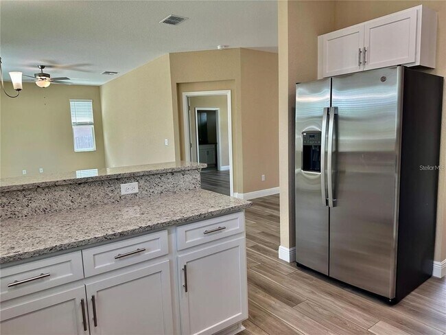 Building Photo - 13075 House Finch Rd