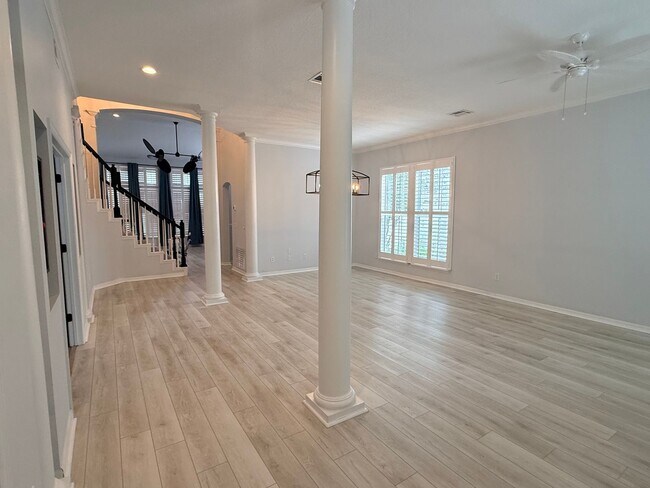 Building Photo - 603 Canne Pl