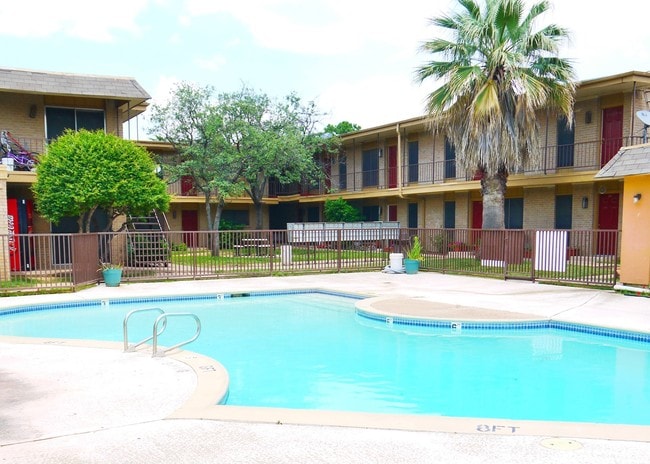 Building Photo - Demasiado Apartments