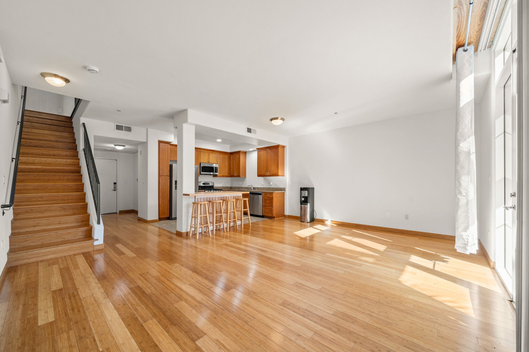 Building Photo - 360 W Ave 26 Ave