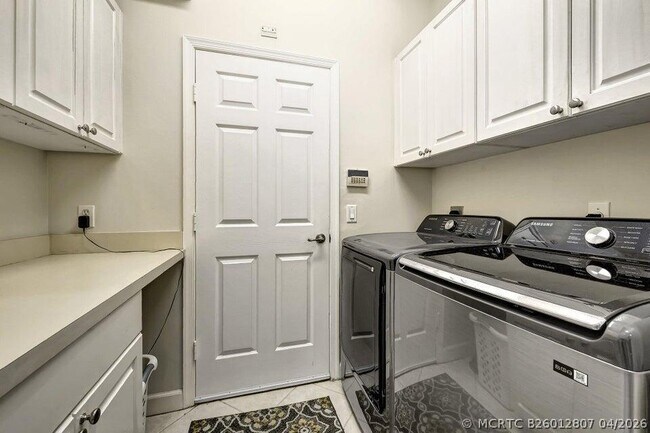 Building Photo - 7602 Greenbrier Cir