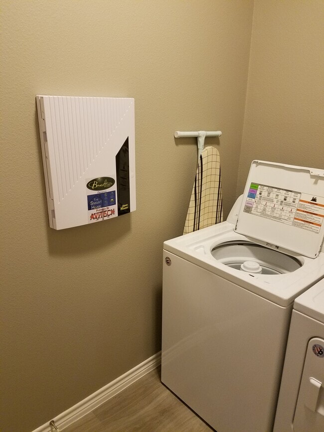 Building Photo - 8037 Pavo Real St