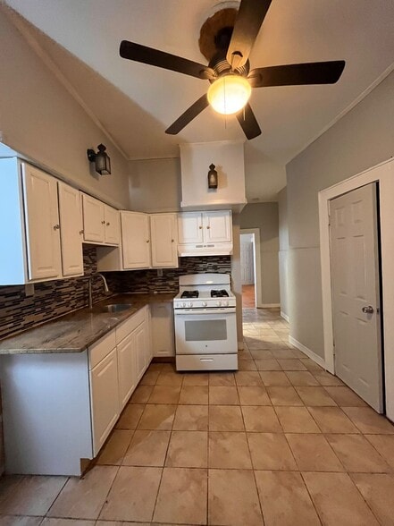 Primary Photo - 104 Claremont Ave