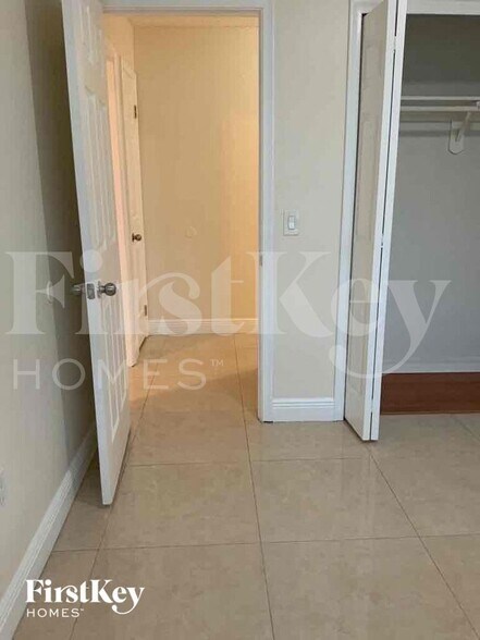 Building Photo - 8410 NW 27th Pl