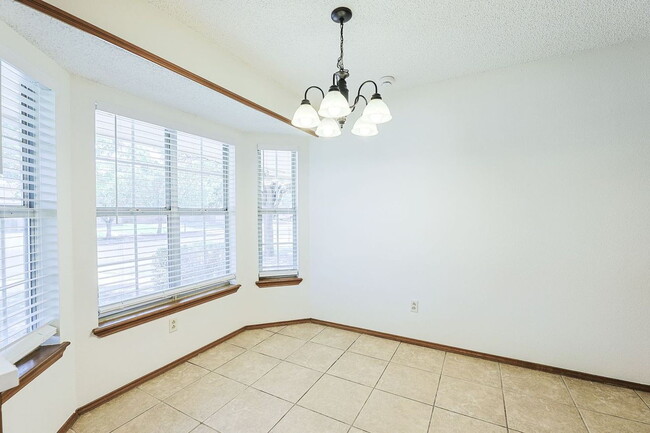 Building Photo - 3 Bedroom with updates