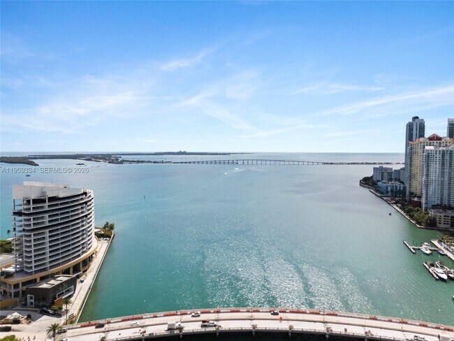 Building Photo - 495 Brickell Ave