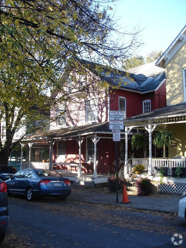 Building Photo - 434 Lancaster Ave