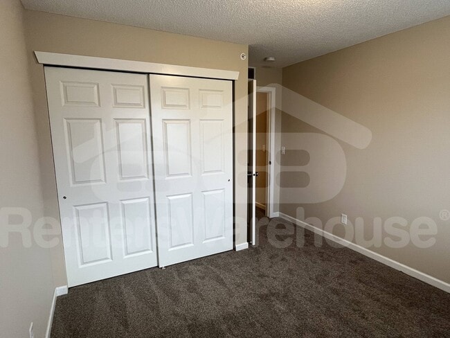 Building Photo - 6953 99th Ct S