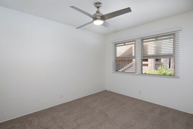 Building Photo - Beautiful 2 Bedroom in La Jolla Village wi...