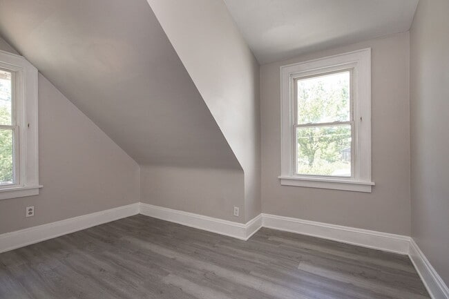 Building Photo - 3300 Dellwood Rd