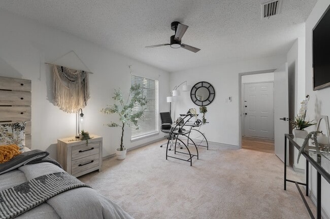 Building Photo - 5981 Arapaho Rd
