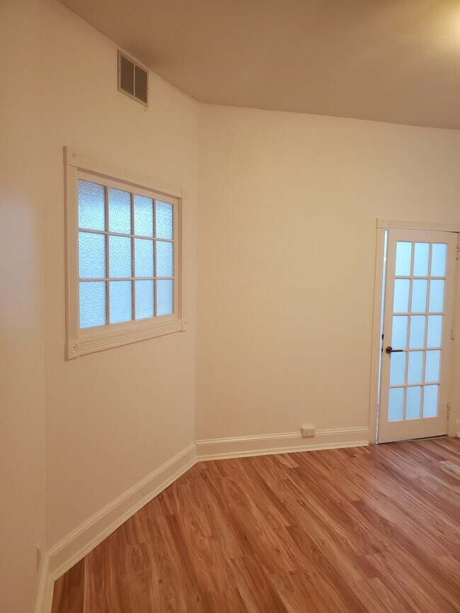 Bdrm #2 - 4614 Chester Ave