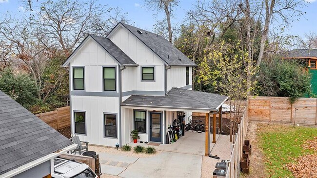 Building Photo - 306 Irma Dr