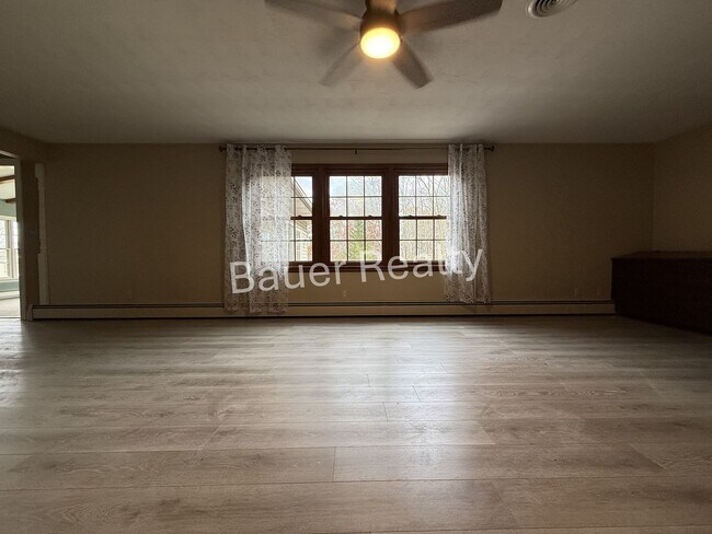 Building Photo - Beautiful County Setting