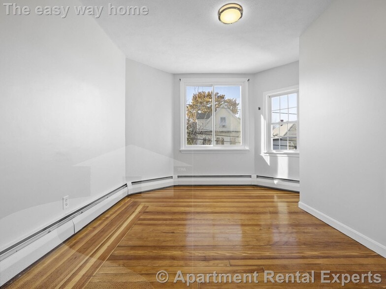 Building Photo - 42 William St