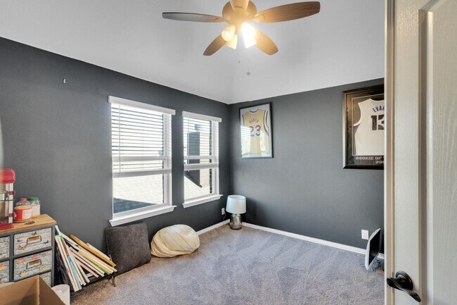 Building Photo - 1129 Snowy Owl Dr